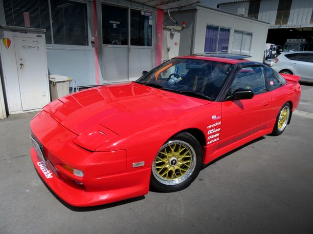 Front exterior of NISSAN 180SX TYPE-3.