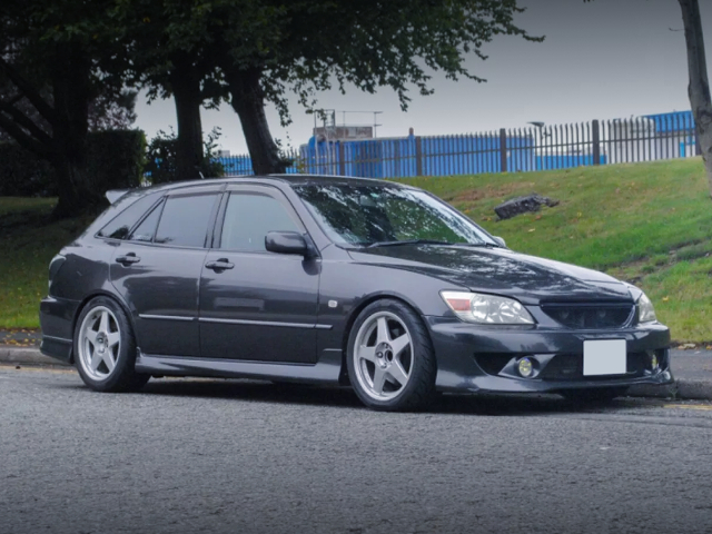 Front exterior of TOYOTA ALTEZZA GITA with 3UZ V8 engine and 6MT.