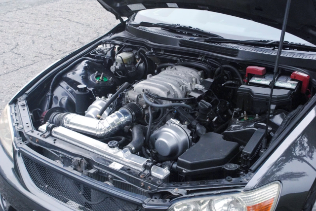 3UZ-FE 4300cc V8 engine.