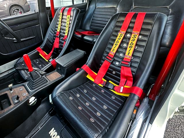 Seats of WORKS WIDEBODY HAKOSUKA 4-DOOR.