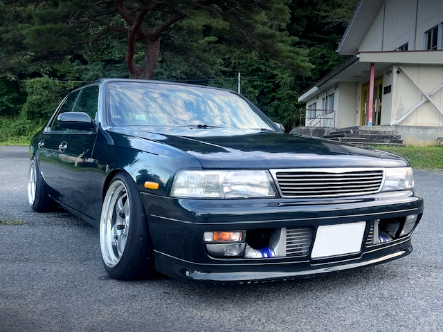 Front exterior of C34 NISSAN LAUREL.