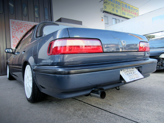 Rear exterior of DA8 INTEGRA 4-DOOR XSi.