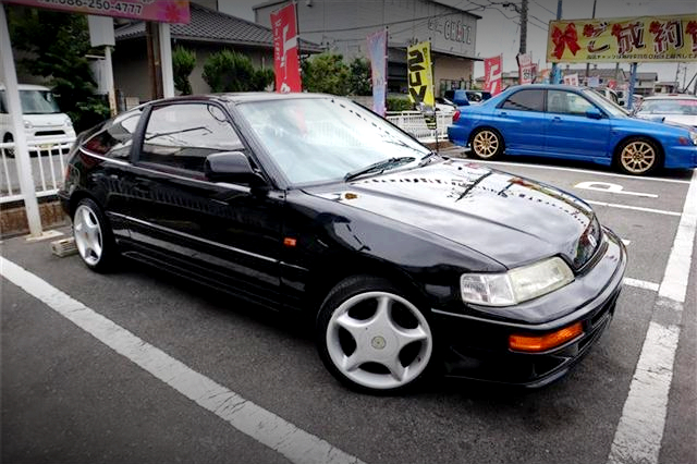 Front exterior of EF8 HONDA CR-X SiR.