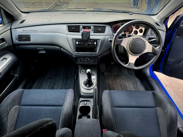 Dashboard of WIDEBODY LANCER EVOLUTION 7 GSR.