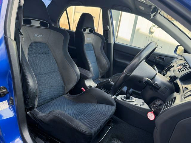 Interior seats of WIDEBODY LANCER EVOLUTION 7 GSR.