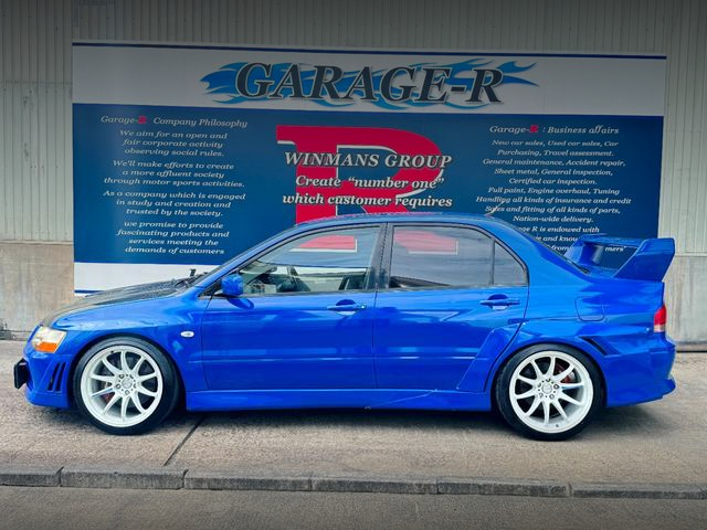 Side exterior of WIDEBODY LANCER EVOLUTION 7 GSR.