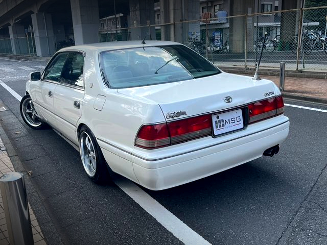 Rear exterior of JZS151 CROWN.