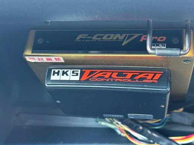 HKS F-CON V-PRO ECU and VALTAI Controller.