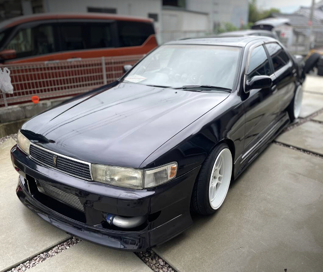 Front exterior of JZX90 CRESTA.