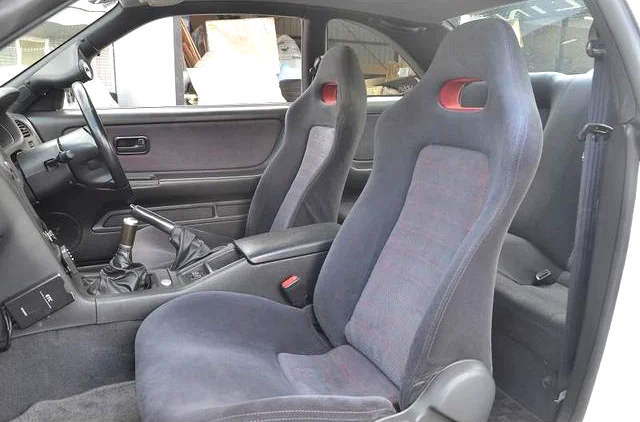 Interior seats of R33 SKYLINE GT-R V-SPEC.