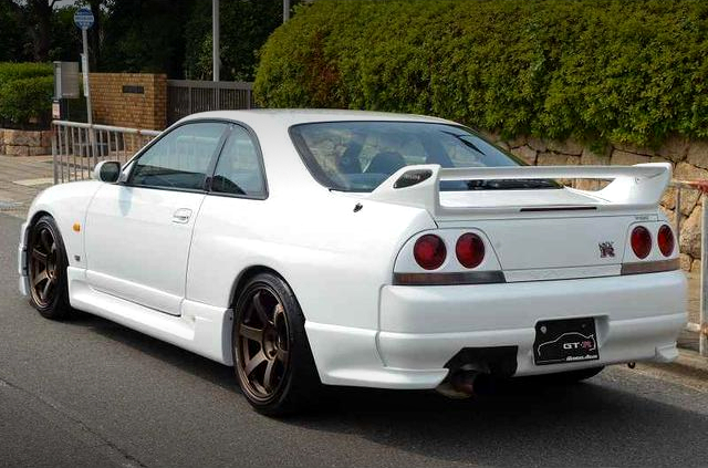 Rear exterior of R33 SKYLINE GT-R V-SPEC.