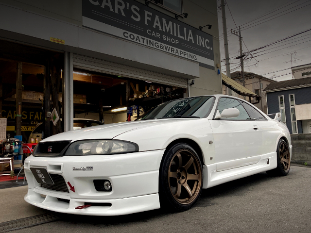 Front exterior of R33 SKYLINE GT-R.