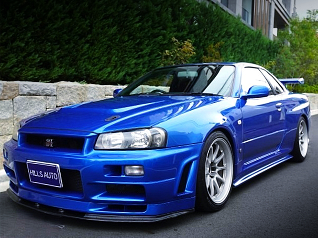 Front exterior of R34 SKYLINE GT-R V-SPEC.