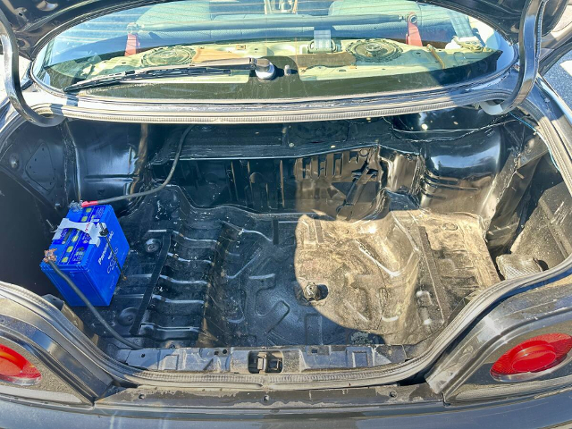 TRUNK SPACE of R34 skyline 4-door.