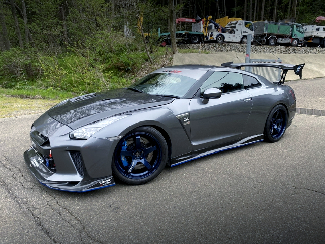 Front exterior of TOPSECRET bodied R35 NISSAN GT-R Premium Edition.