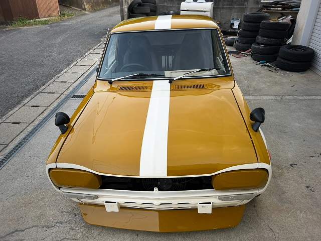 Front headlights of HAKOSUKA faced SUNNY TRUCK LONG BODY DELUXE.