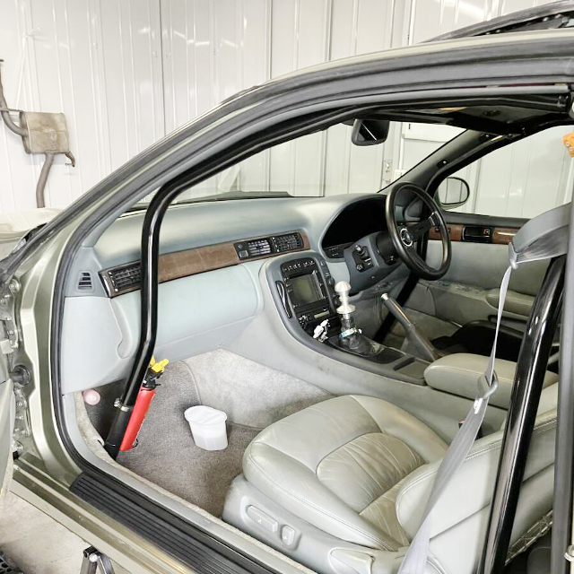 Passenger side interior of UZZ31 SOARER 4.0GT LIMITED with 5MT CONVERSION.