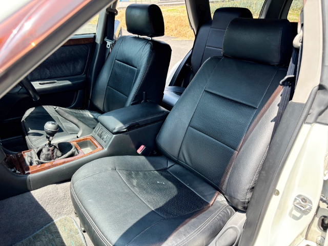 Interior seats of Lifted WGNC34 STAGEA.