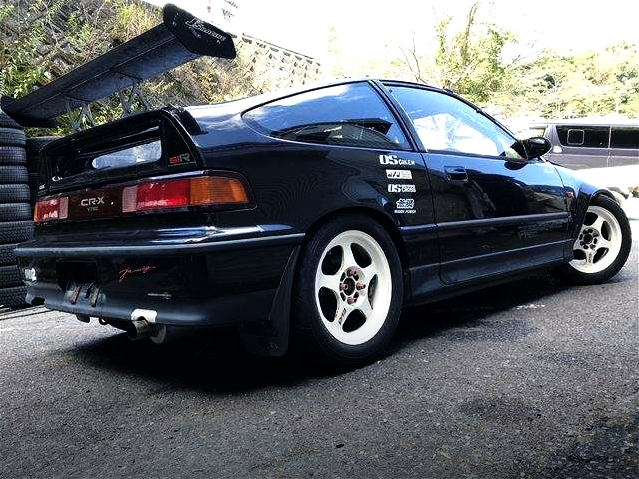 Front exterior of EF8 CRX SiR.