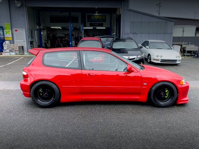 Right-side exterior of PANDEM WIDEBODY EG CIVIC.