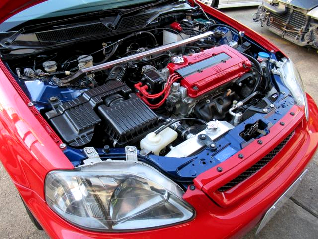 B18C VTEC engine in the EK4 CIVIC SiR engine room.