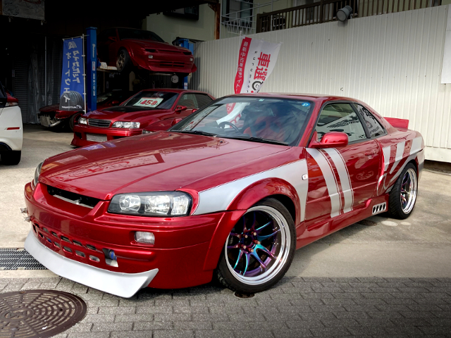 Front exterior of ER34 SKYLINE 2-DOOR 25GT TURBO.