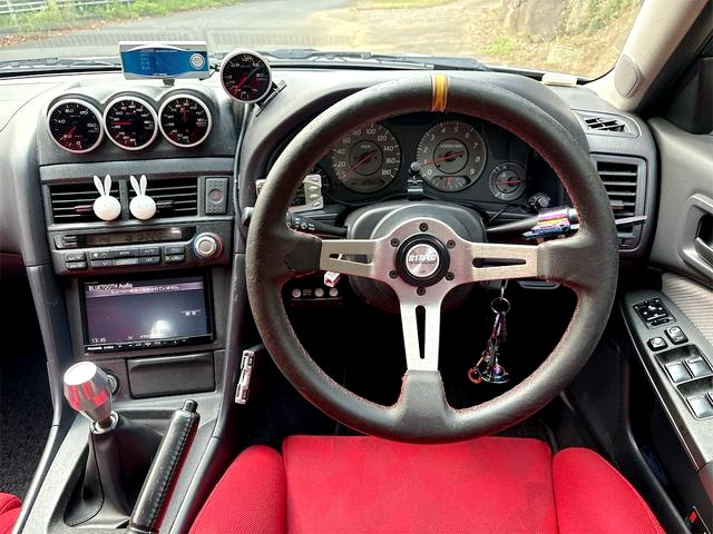 Dashboard of ER34 SKYLINE 4-DOOR 25GT TURBO.