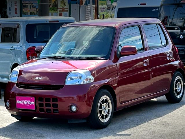 Front exterior of L235S DAIHATSU ESSE X.