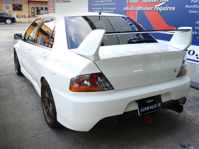 Rear exterior of LANCER EVOLUTION 8 GSR.