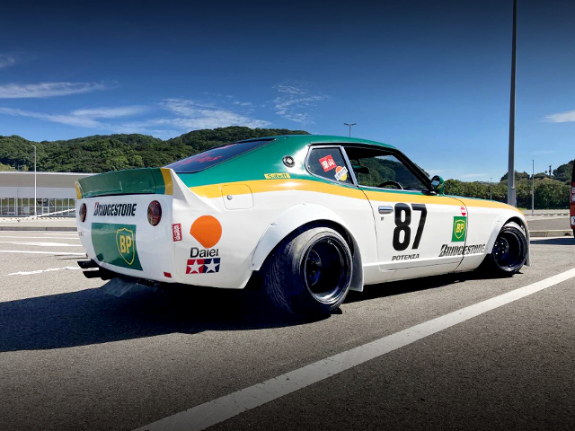 Rear exterior of GS30 FAIRLADY Z with JDM WORKS Flares Wide body.