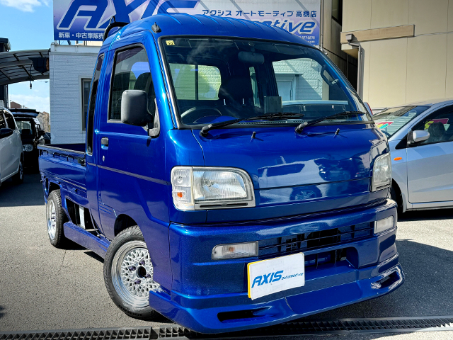 Front exterior of S200P DAIHATSU HIJET TRUCK JUMBO.