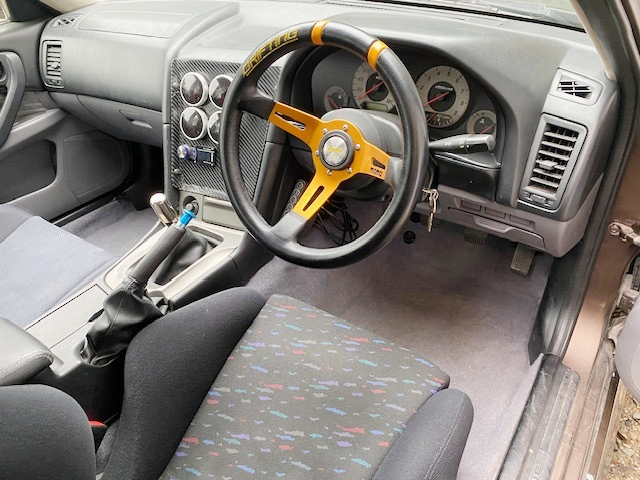 Dashboard of HR34 SKYLINE 4-DOOR.