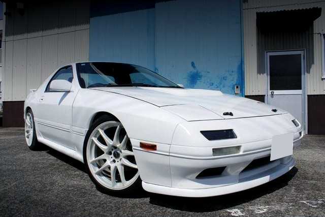 Front exterior of FC3S SAVANNA RX-7 GT-X.