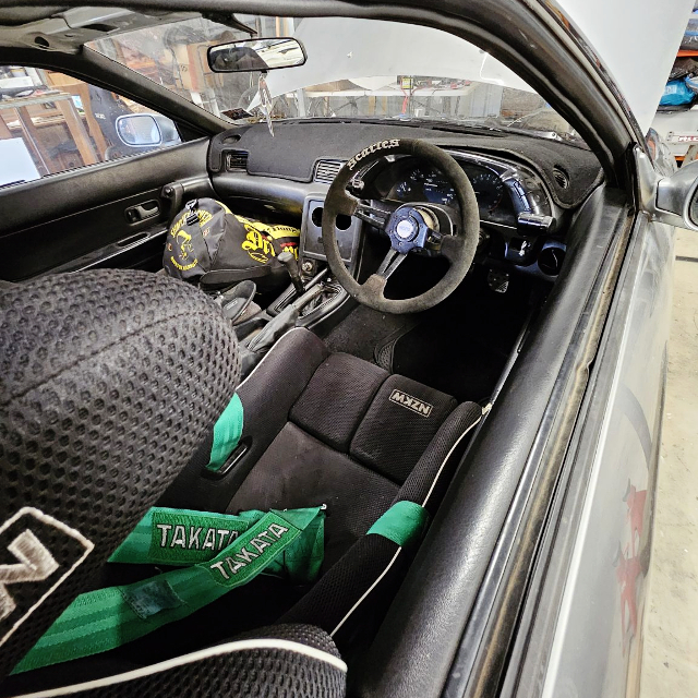 Dashboard of R32 NISSAN SKYLINE 2-DOOR.