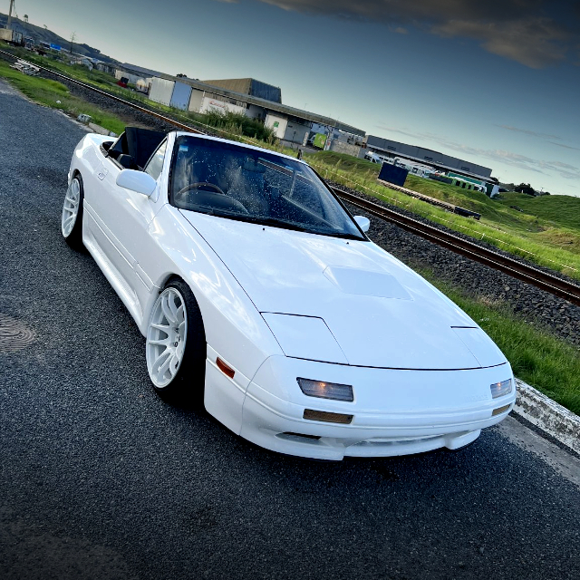 Front exterior of FC3C SAVANNA RX-7 CABRIOLET.