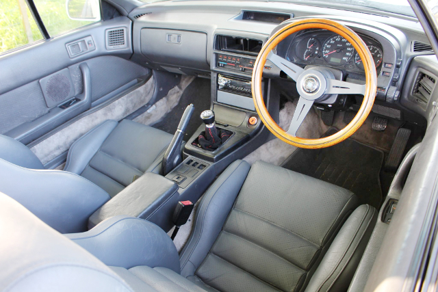 Interior of FC3C SAVANNA RX-7 CABRIOLET.