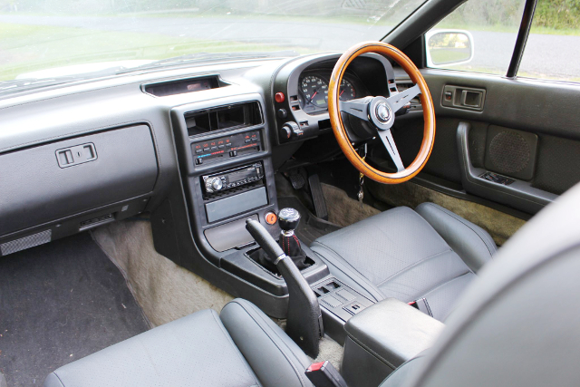 Dashboard of FC3C SAVANNA RX-7 CABRIOLET.