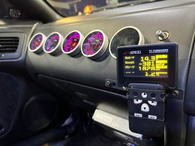 Aftermarket gauges.