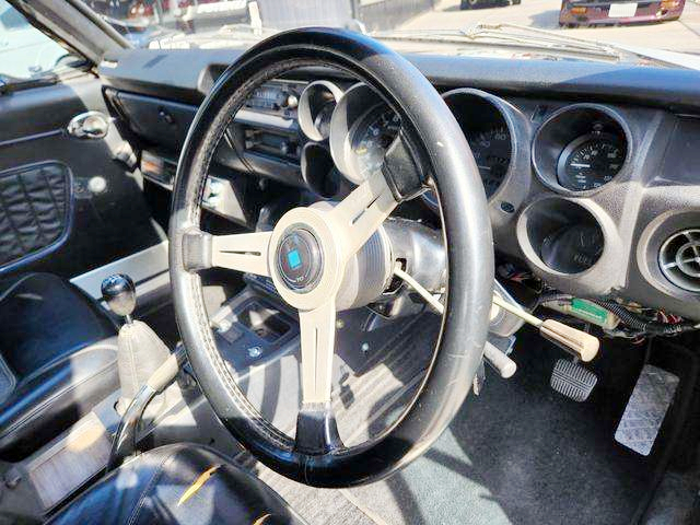 Dashboard of C10 HAKOSUKA 4-DOOR.