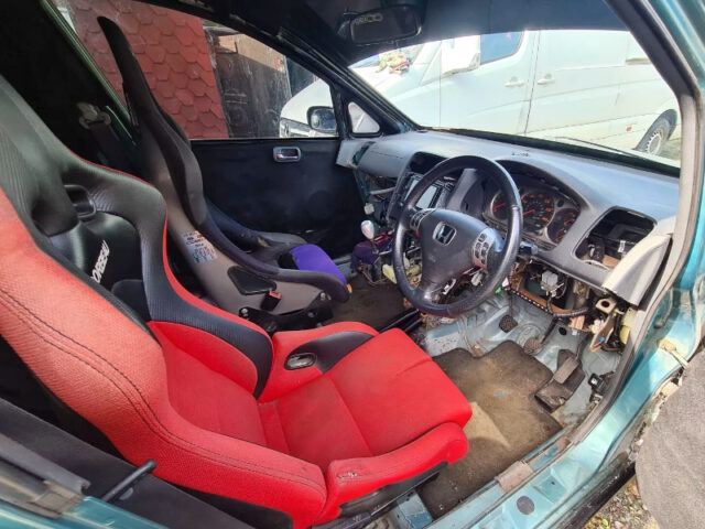 Interior of 1st Gen HONDA STREAM.