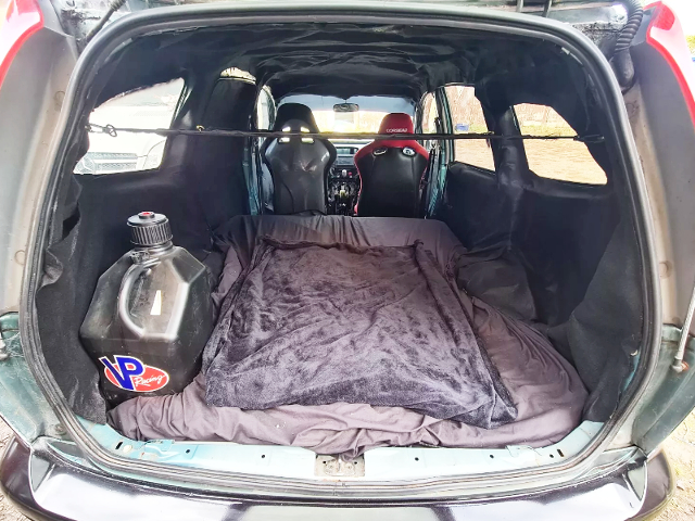 Luggage space of 1st Gen HONDA STREAM.