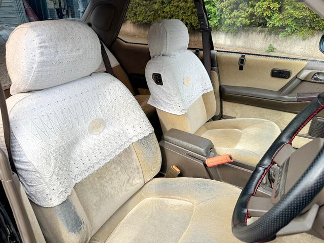 Interior seats of Y31 CEDRIC CIMA TYPE 2.