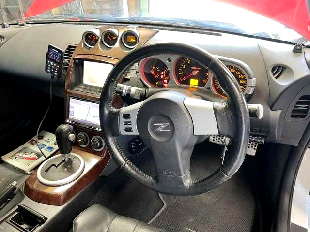 Interior of S30Z faced Z33 FAIRLADY Z VERSION T.