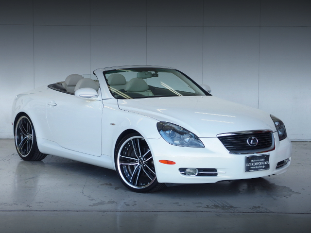 Front exterior of UZZ40 LEXUS SC430.