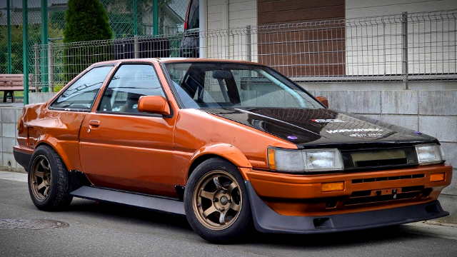 Front exterior of AE86 COROLLA LEVIN.