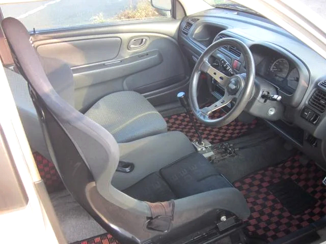 Interior of 5th Gen SUZUKI ALTO Vs.