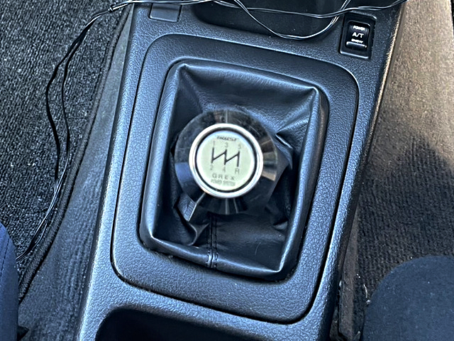 Manual shift knob.