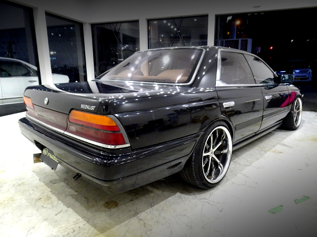 Rear exterior of C33 NISSAN LAUREL.