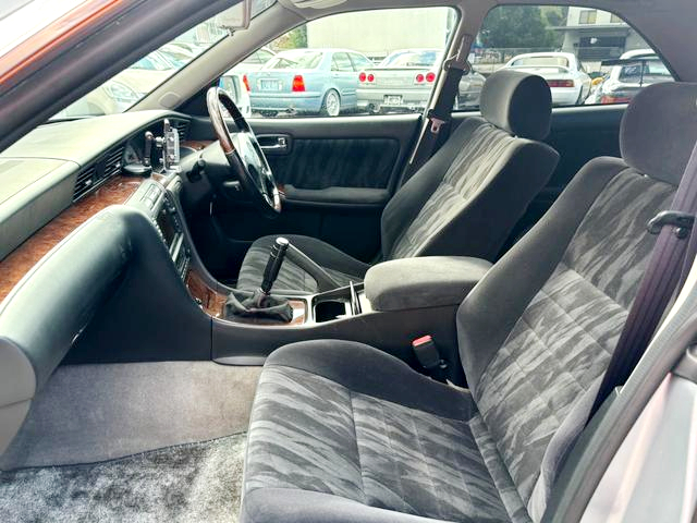 Front Seats of C35 LAUREL CLUB S 30th ANNIVERSARY 2.