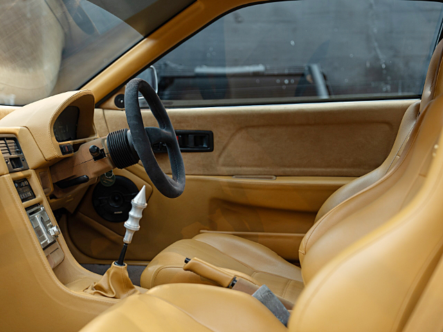 Interior of EF7 HONDA CR-X Si.